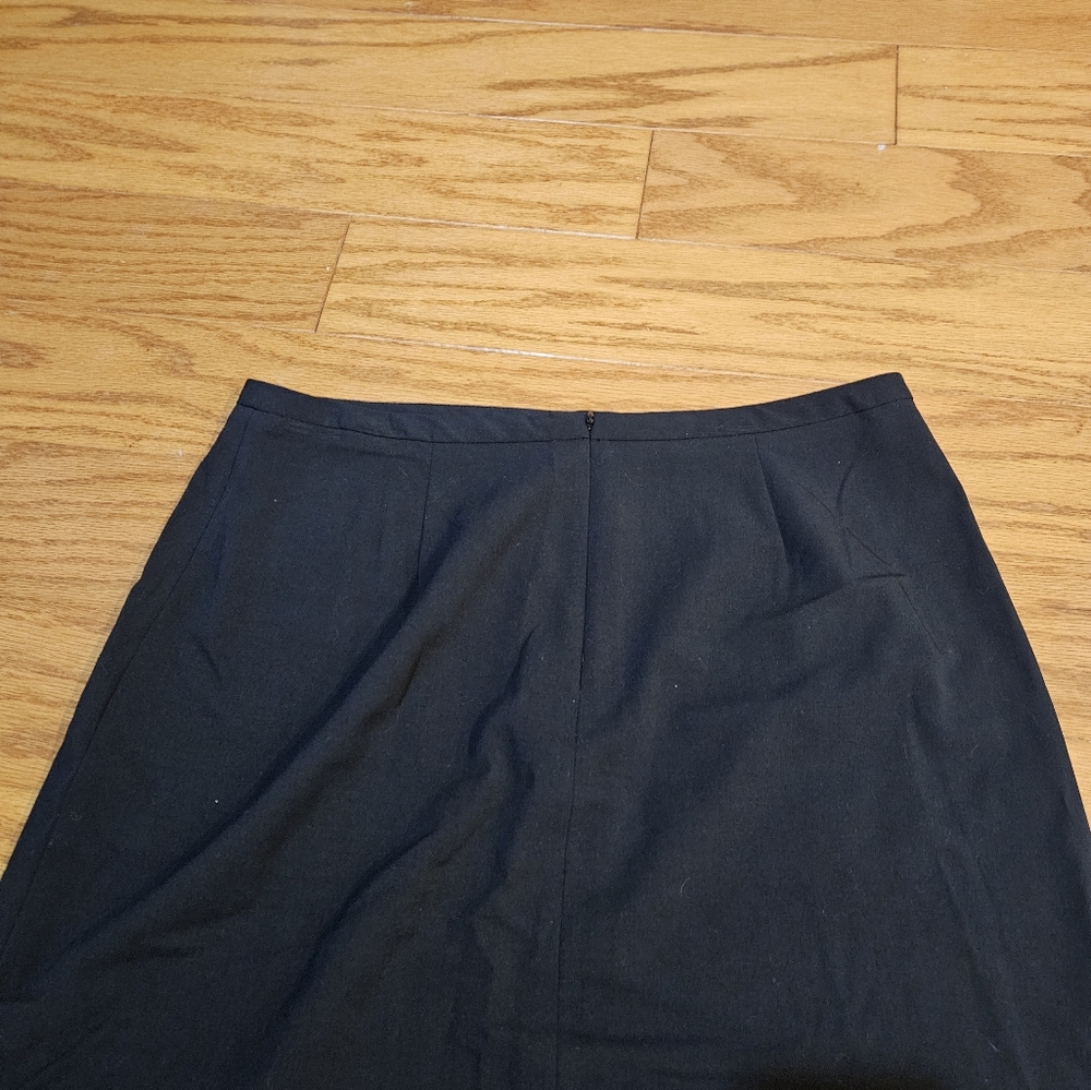 Nine & Company Black Pencil Skirt with Pleat and Slit - Picture 6 of 7
